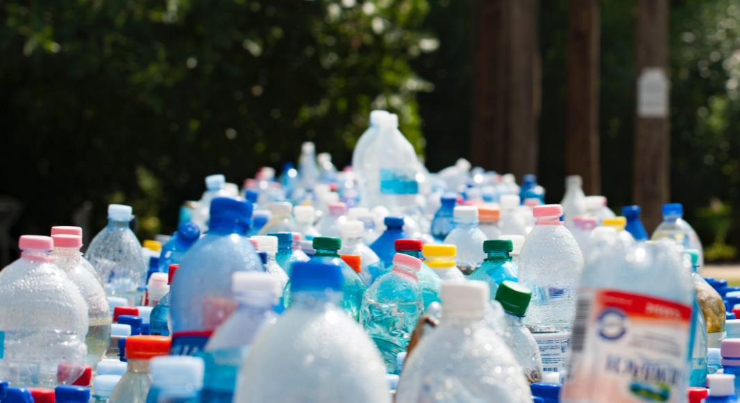 clean recycle bottles
